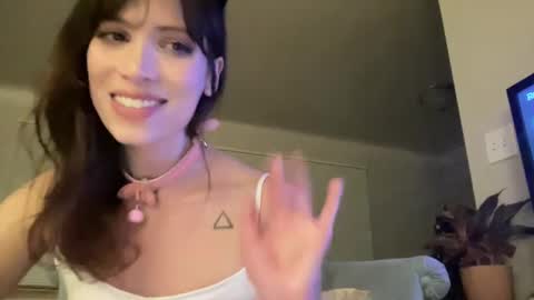 Kiki Hart online show from December 7, 5:26 am