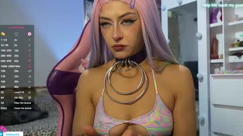 kiki online show from November 6, 7:04 pm