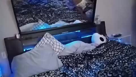 kikilovespartylights online show from February 26, 7:38 pm