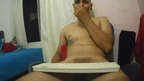 Snapshot of kikio2724 chatting on December 24, 4:11 am Horny and sweet husband online show from December 24, 4:11 am
