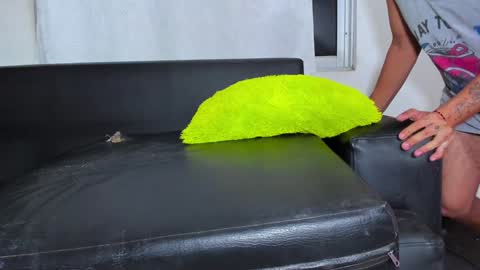 kikio_yu online show from December 12, 6:57 am