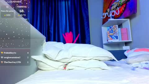 Snapshot of kikiolovely chatting on May 15, 11:23 pm Kiki online show from May 15, 11:23 pm