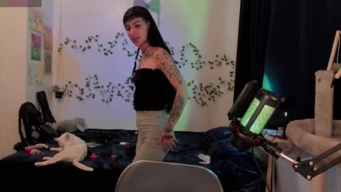 Snapshot of kila_moonlight444 chatting on June 4, 8:15 pm Bella online show from June 4, 8:15 pm
