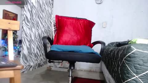 Snapshot of kilian_xx chatting on December 5, 7:06 am Kilian xxx online show from December 5, 7:06 am