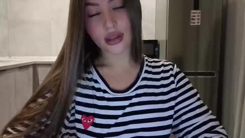 Snapshot of killer__girls chatting on January 12, 8:25 pm EvaAnna online show from January 12, 8:25 pm