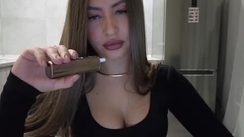 Snapshot of killer__girls chatting on January 18, 6:23 pm EvaAnna online show from January 18, 6:23 pm