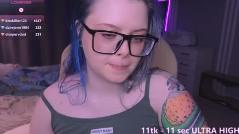 Snapshot of killpretty chatting on December 2, 7:16 pm Ella online show from December 2, 7:16 pm