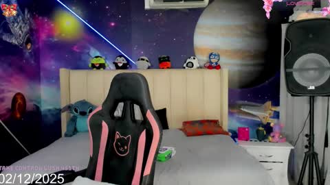 Snapshot of kilye_nellaa chatting on December 2, 8:52 am kylie anthonella online show from December 2, 8:52 am