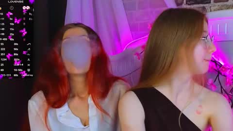 Snapshot of kim__dunn chatting on November 6, 8:43 pm CatherineBarkJamieWallace online show from November 6, 8:43 pm