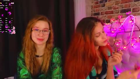 Snapshot of kim__dunn chatting on November 24, 8:19 pm CatherineBarkJamieWallace online show from November 24, 8:19 pm