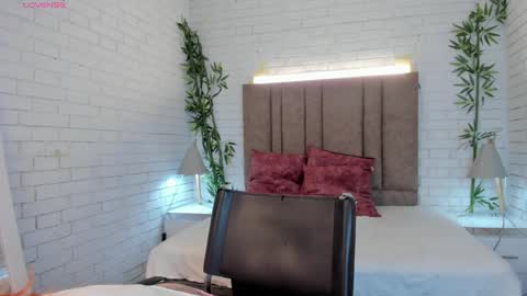 Snapshot of kim_brown_ chatting on January 27, 12:16 pm Kim online show from January 27, 12:16 pm