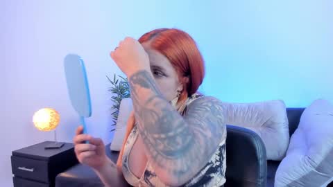 Snapshot of kim_brown_ chatting on March 3, 11:00 am Kim online show from March 3, 11:00 am
