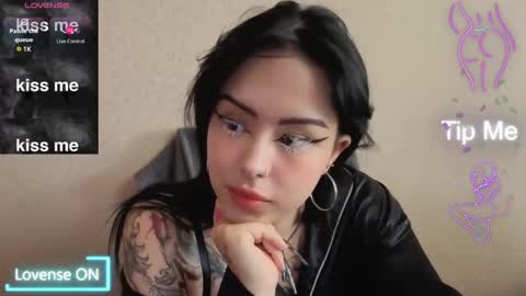 Kim online show from February 25, 1:43 pm