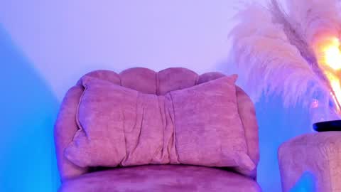 Kim Murphy online show from December 24, 2:54 pm