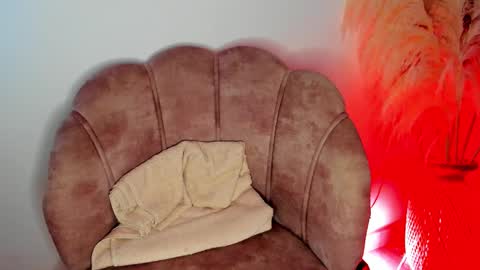 Kim Murphy online show from February 12, 3:49 pm