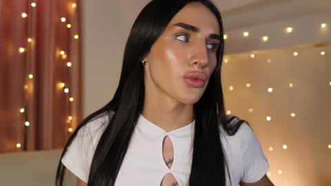 Snapshot of kim_oberlin chatting on February 7, 11:01 am Kim Oberlin online show from February 7, 11:01 am