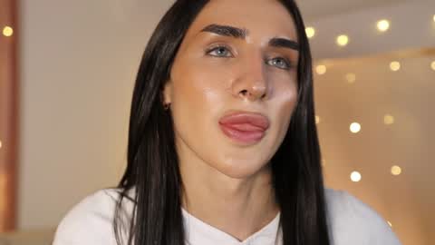 Snapshot of kim_oberlin chatting on February 7, 5:07 pm Kim Oberlin online show from February 7, 5:07 pm