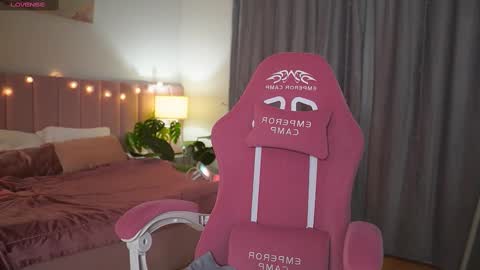 Snapshot of kim_oberlin chatting on February 25, 10:37 am Kim Oberlin online show from February 25, 10:37 am