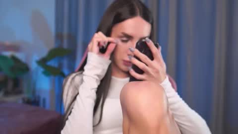 Kim Oberlin online show from October 15, 11:10 am