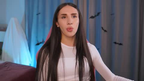 Snapshot of kim_oberlin chatting on October 18, 11:00 am Kim Oberlin online show from October 18, 11:00 am