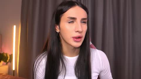 Snapshot of kim_oberlin chatting on November 9, 3:54 pm Kim Oberlin online show from November 9, 3:54 pm