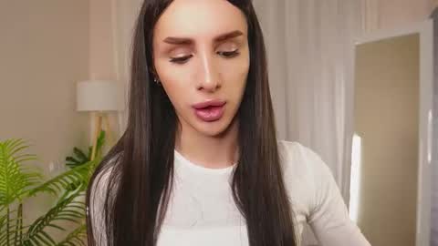 Snapshot of kim_oberlin chatting on December 3, 4:16 pm Kim Oberlin online show from December 3, 4:16 pm