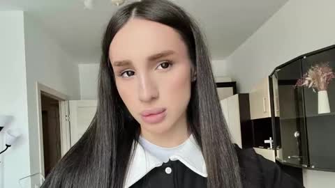 Kim Oberlin online show from February 13, 5:53 pm