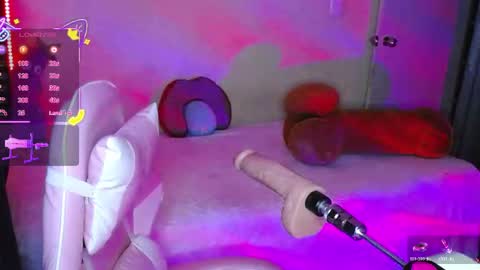 Snapshot of kim_saenz20 chatting on May 8, 4:51 am Kim Mishell online show from May 8, 4:51 am
