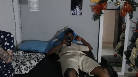 Snapshot of kimandyuk chatting on December 18, 7:30 pm Kim  Yuk online show from December 18, 7:30 pm