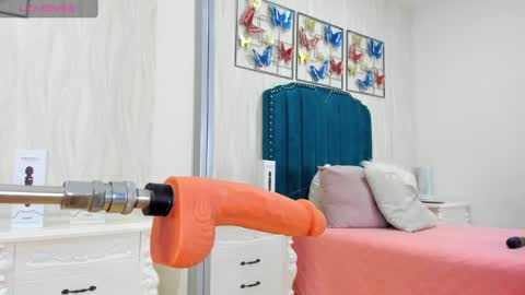 Snapshot of kimberlin_cam chatting on February 2, 7:46 pm Kimberlin  online show from February 2, 7:46 pm