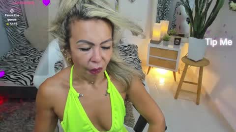 Kimberly  online show from March 11, 9:32 pm