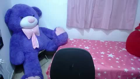 Snapshot of kimberly_slim chatting on October 30, 10:49 am Kim online show from October 30, 10:49 am