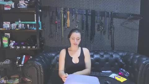  KIMBERLY SWAN  online show from February 18, 3:43 pm