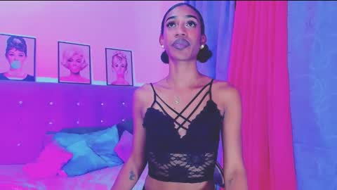 Snapshot of kimberly_thompsom chatting on January 4, 2:14 am Your Queen KIM online show from January 4, 2:14 am