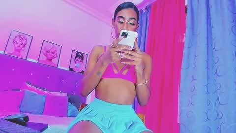 Snapshot of kimberly_thompsom chatting on February 16, 4:10 pm Your Queen KIM online show from February 16, 4:10 pm