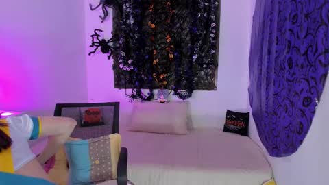 kimberly_thonson online show from October 19, 11:05 pm