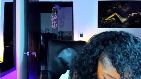 Kimberly Banks online show from January 8, 12:05 pm