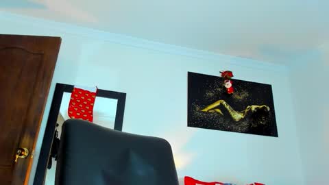 Kimberly Banks online show from December 20, 1:07 pm