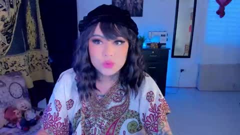 Kimberly Polizzi     online show from September 24, 12:08 pm