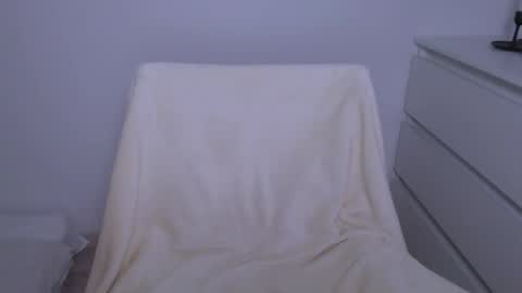 Snapshot of kimberlyhart_ chatting on December 6, 1:18 am Kimberly online show from December 6, 1:18 am