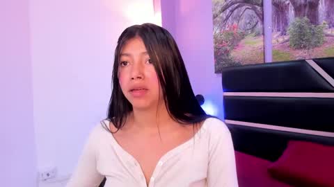 Kimberly Villalobos online show from February 10, 11:57 am