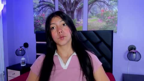 Kimberly Villalobos online show from October 3, 11:40 am