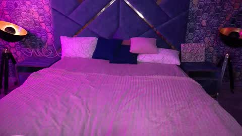 Kim online show from February 28, 2:18 pm