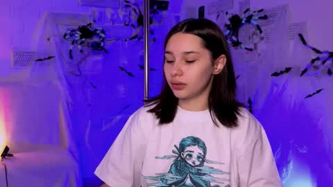 Snapshot of kimclarks chatting on October 17, 8:39 am kimclarks online show from October 17, 8:39 am