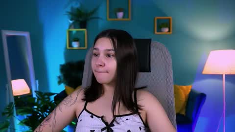 kimclarks online show from December 19, 11:50 am