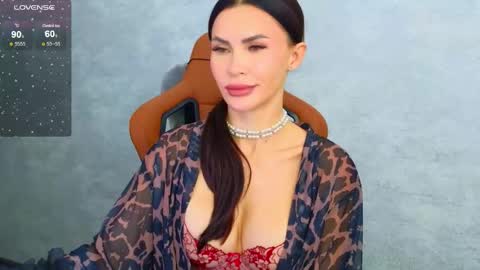 KIm online show from October 19, 4:24 am