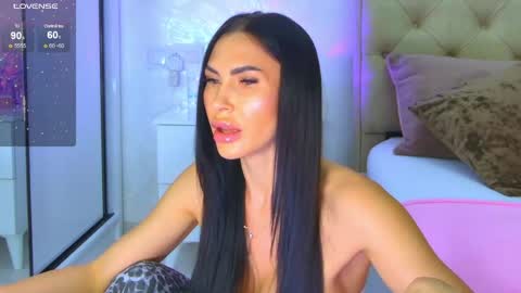 KIm online show from May 25, 4:02 pm