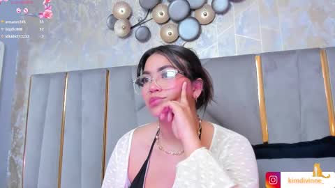 Snapshot of kimdevinne chatting on February 12, 5:58 am KIM online show from February 12, 5:58 am