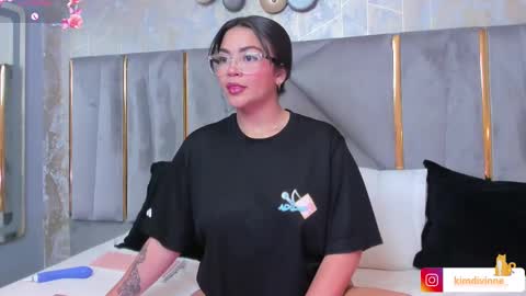 Snapshot of kimdevinne chatting on March 5, 2:36 am KIM online show from March 5, 2:36 am