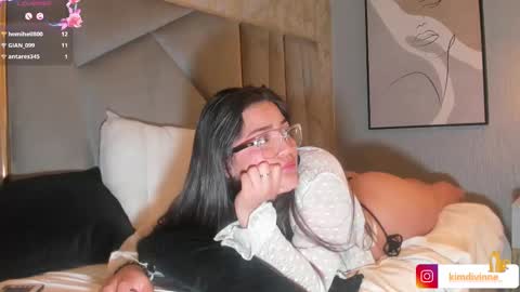 Snapshot of kimdevinne chatting on March 9, 5:55 am KIM online show from March 9, 5:55 am